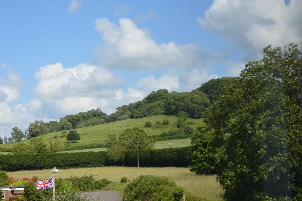 Cheerful 3 Bedroom Property Set In The Countryside Westcott  エクステリア 写真