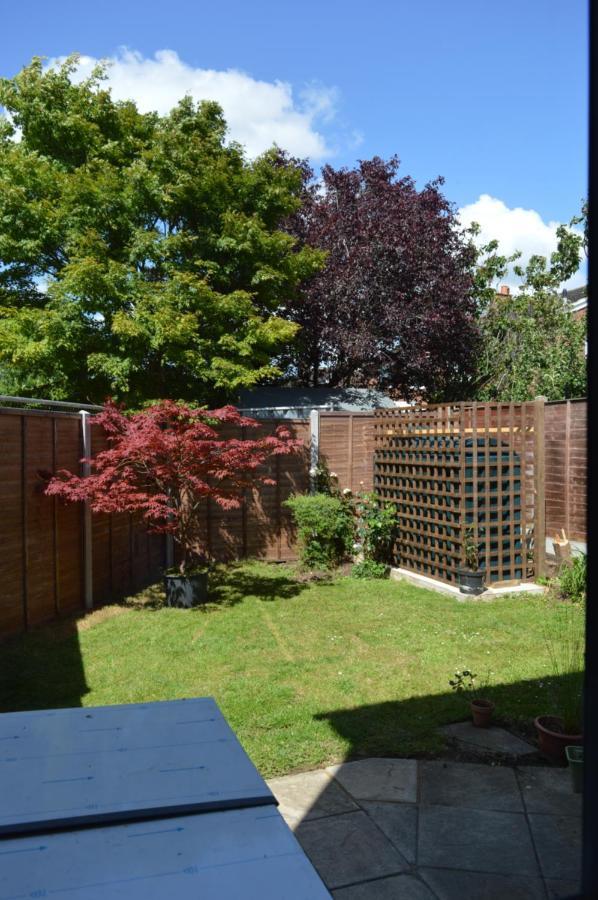 Cheerful 3 Bedroom Property Set In The Countryside Westcott  エクステリア 写真